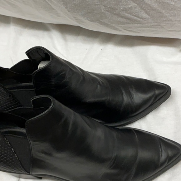 Dolce Vita Black Ankle Booties with Pointed Toe - Picture 9 of 10